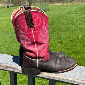 Ariat square toe cowboy boots 9b pink